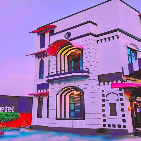 Hotel Lovetel Padang  Exterior foto