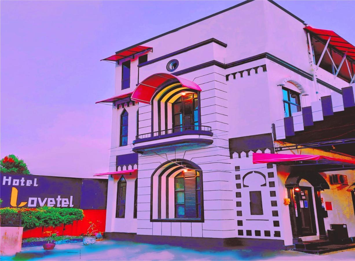 Hotel Lovetel Padang  Exterior foto