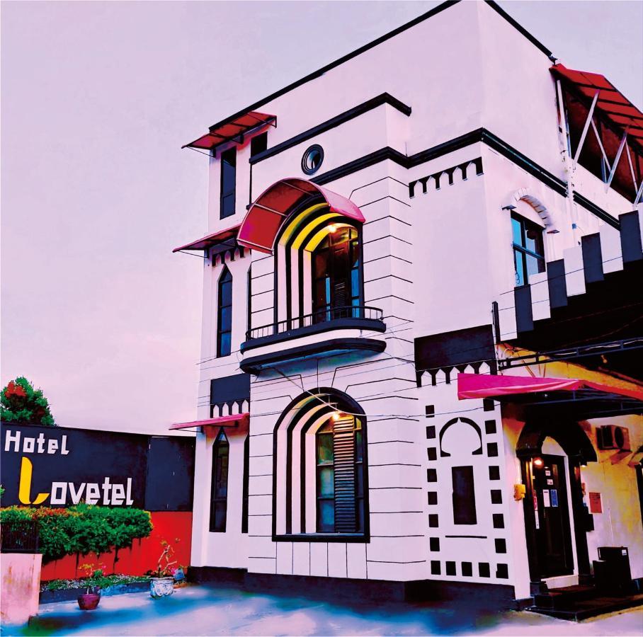 Hotel Lovetel Padang  Exterior foto